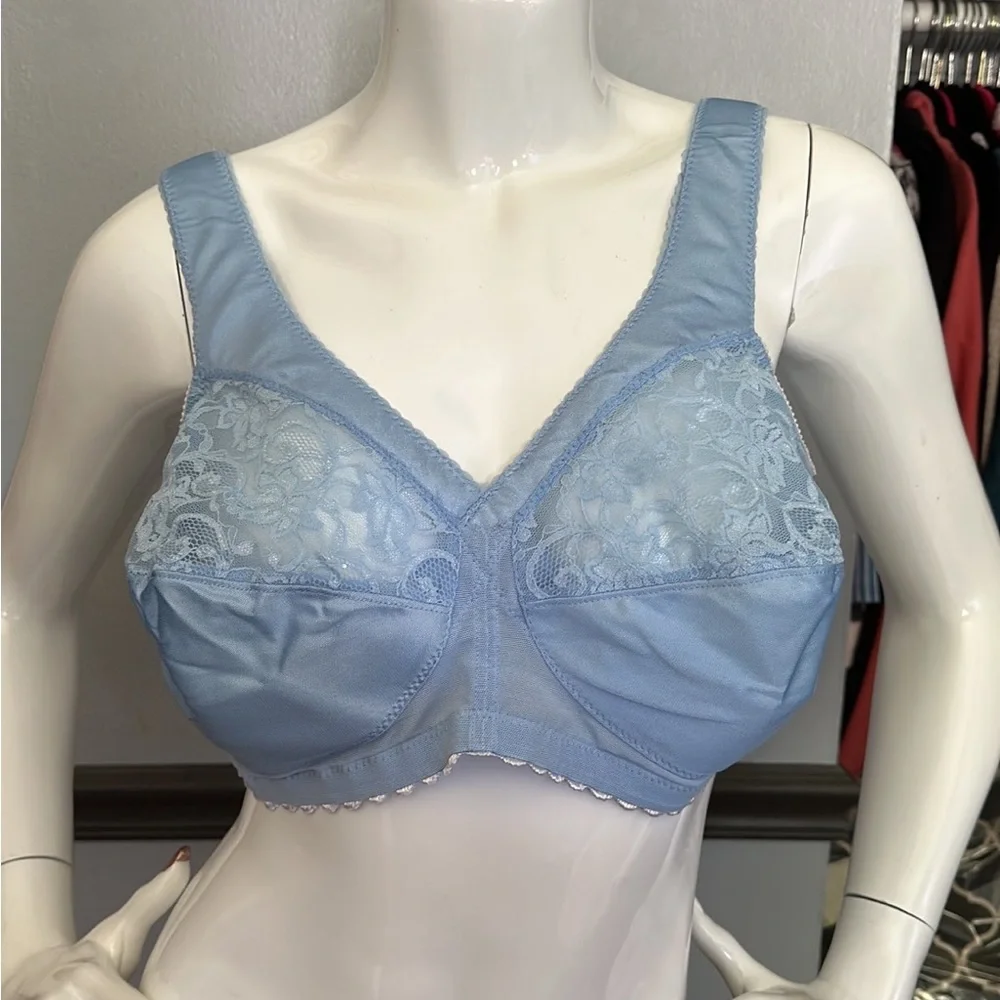 Glamorise MagicLift Light Blue Lace Bra Size 46B - Picture 1 of 8